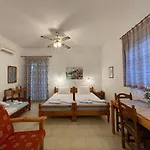 Gelly's Lejlighedshotel Alikí