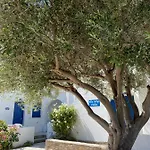 Gelly's Aparthotel