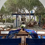 Aparthotel Gelly's Alikí