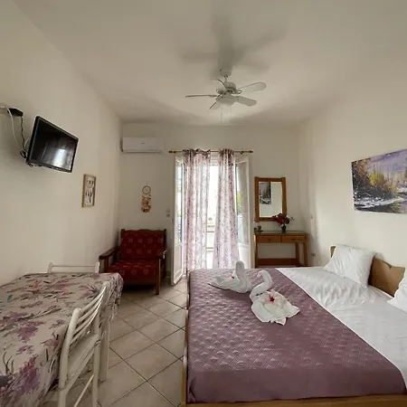 Aparthotel Gelly's 3*