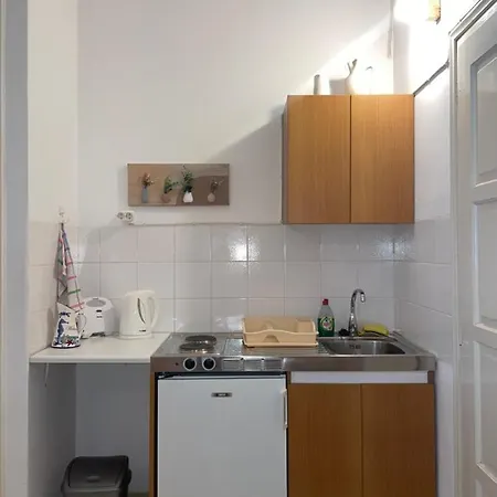 Gelly's 3* Aliki (Paros)