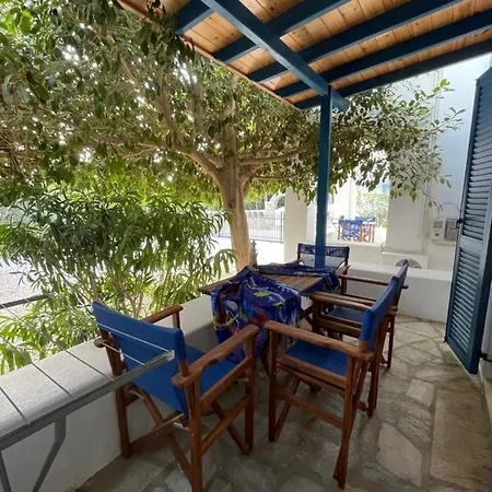 Gelly's 3* Aliki (Paros)