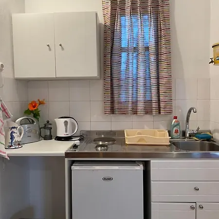 Gelly's 3* Aliki (Paros)