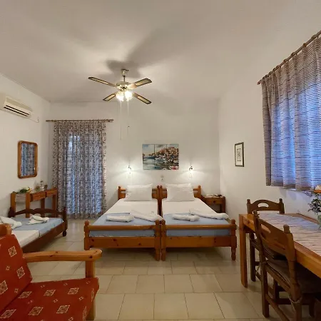 Gelly's Aparthotel Aliki (Paros)