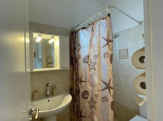 Gelly's 公寓式酒店 3*